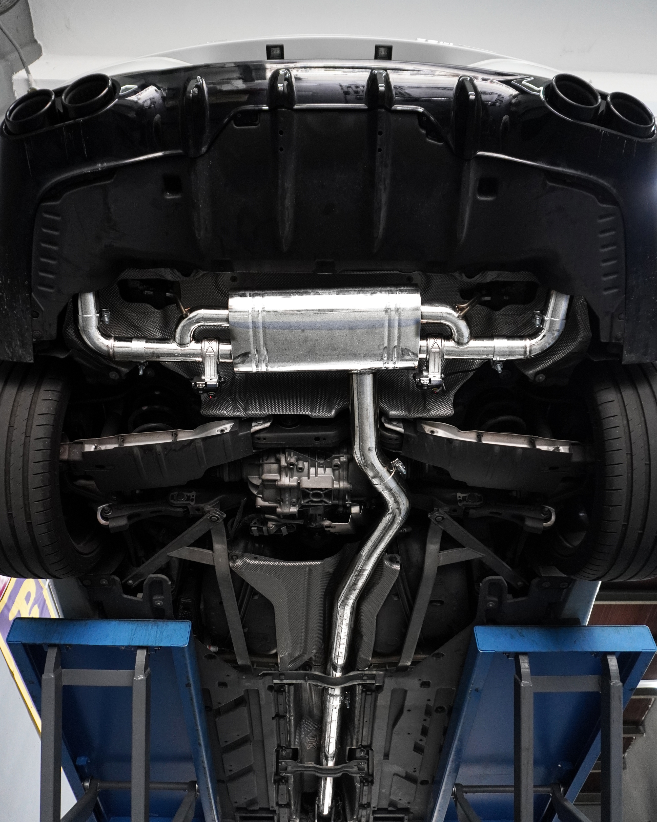 land rover defender 90 urban automotive bodykit