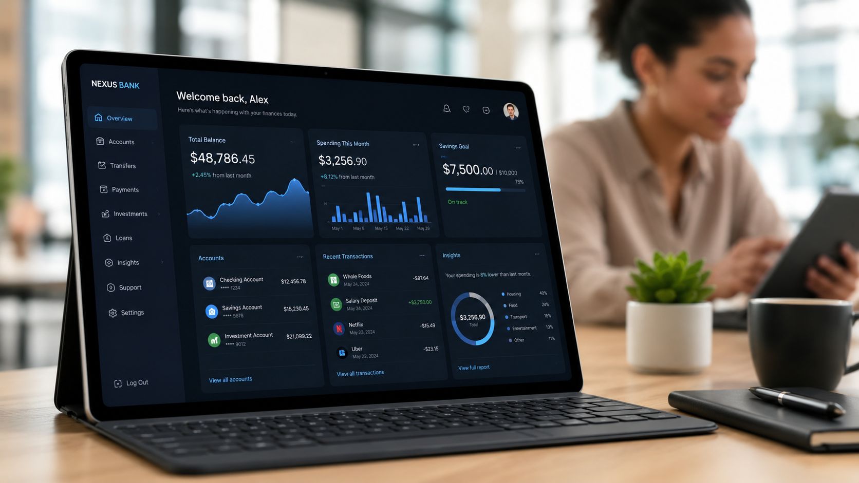Ein moderner Tablet-Bildschirm zeigt die Benutzeroberfläche einer Banking-Software mit Finanzdaten und Kontoubersicht in einer professionellen Büroumgebung.