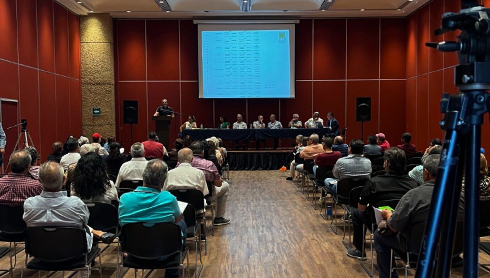 Auditorio con público
