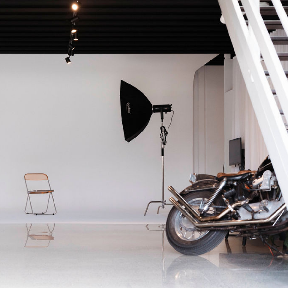 GRAVITATE Studio | Tweed Heads Photography Studio with Floor to Ceiling Cyclorama