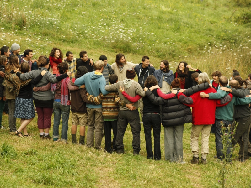 La communauté Permaterra réunie lors d'une formation.