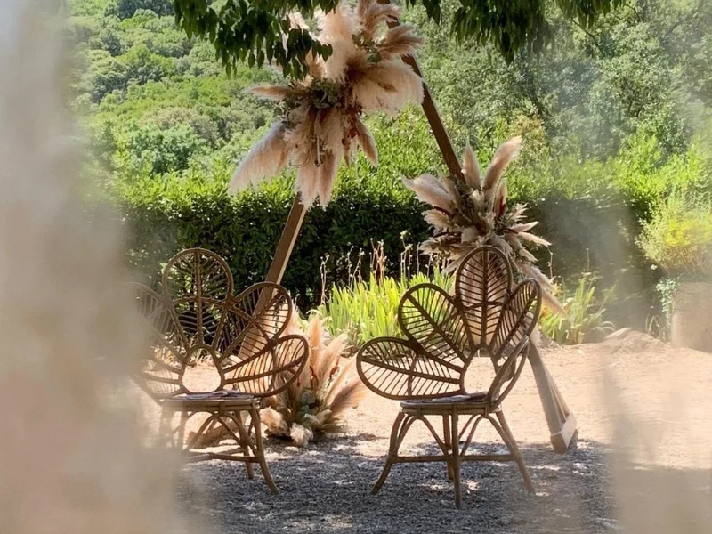 Composition florale pour un évènement, mariage.
