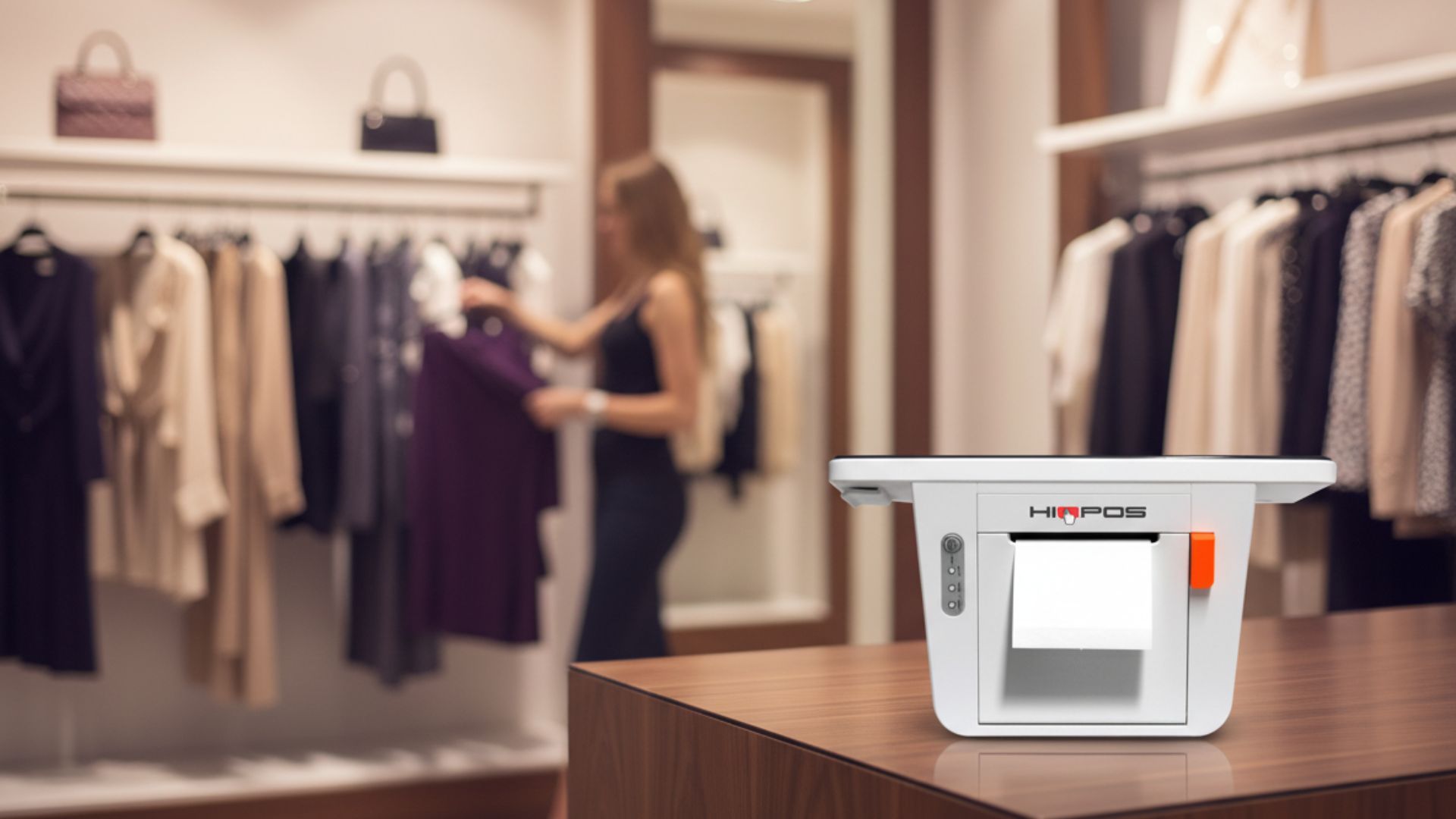 Etiquetas con códigos de barras para ropa generadas automáticamente por TPV Hiopos retail