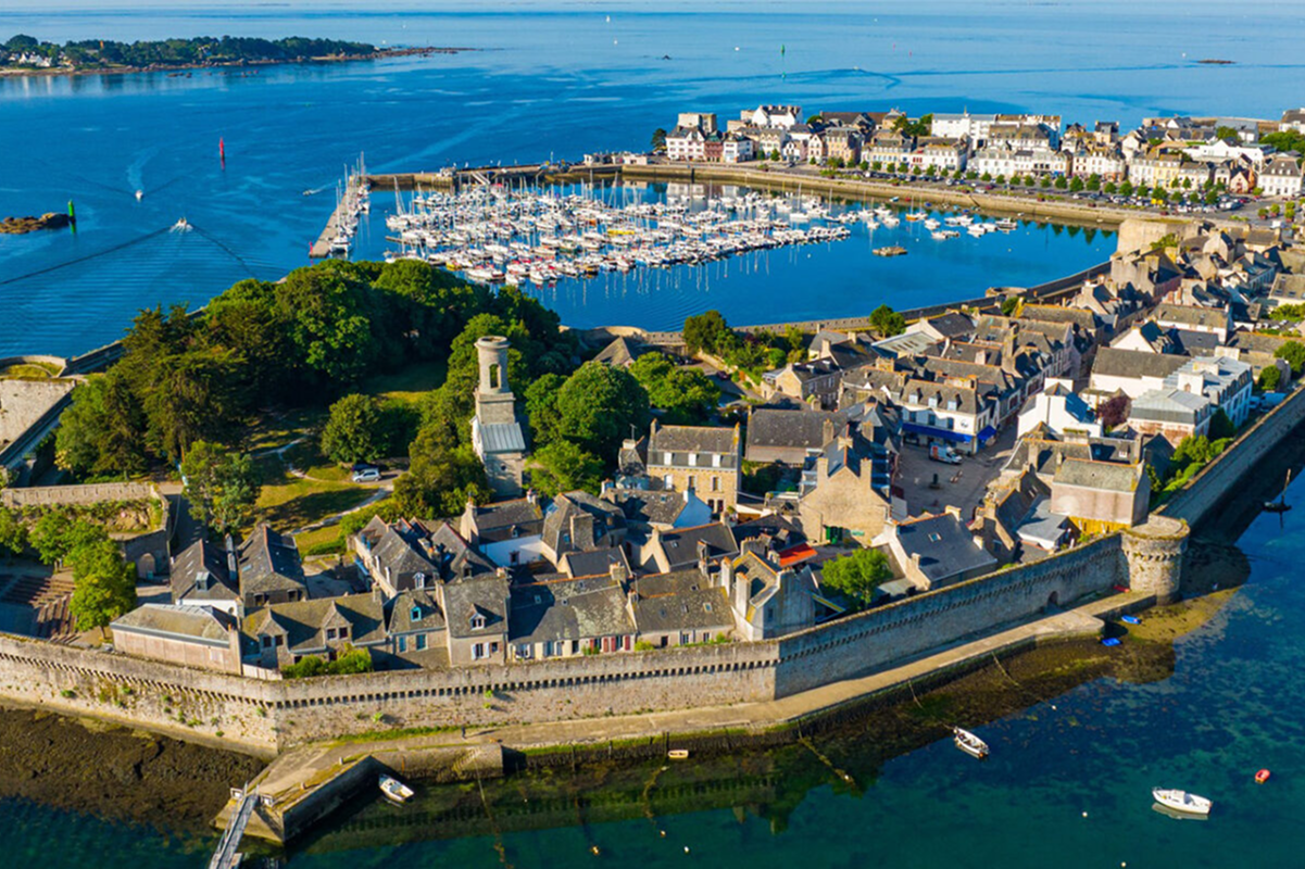 ville clause de concarneau commerces bateaux