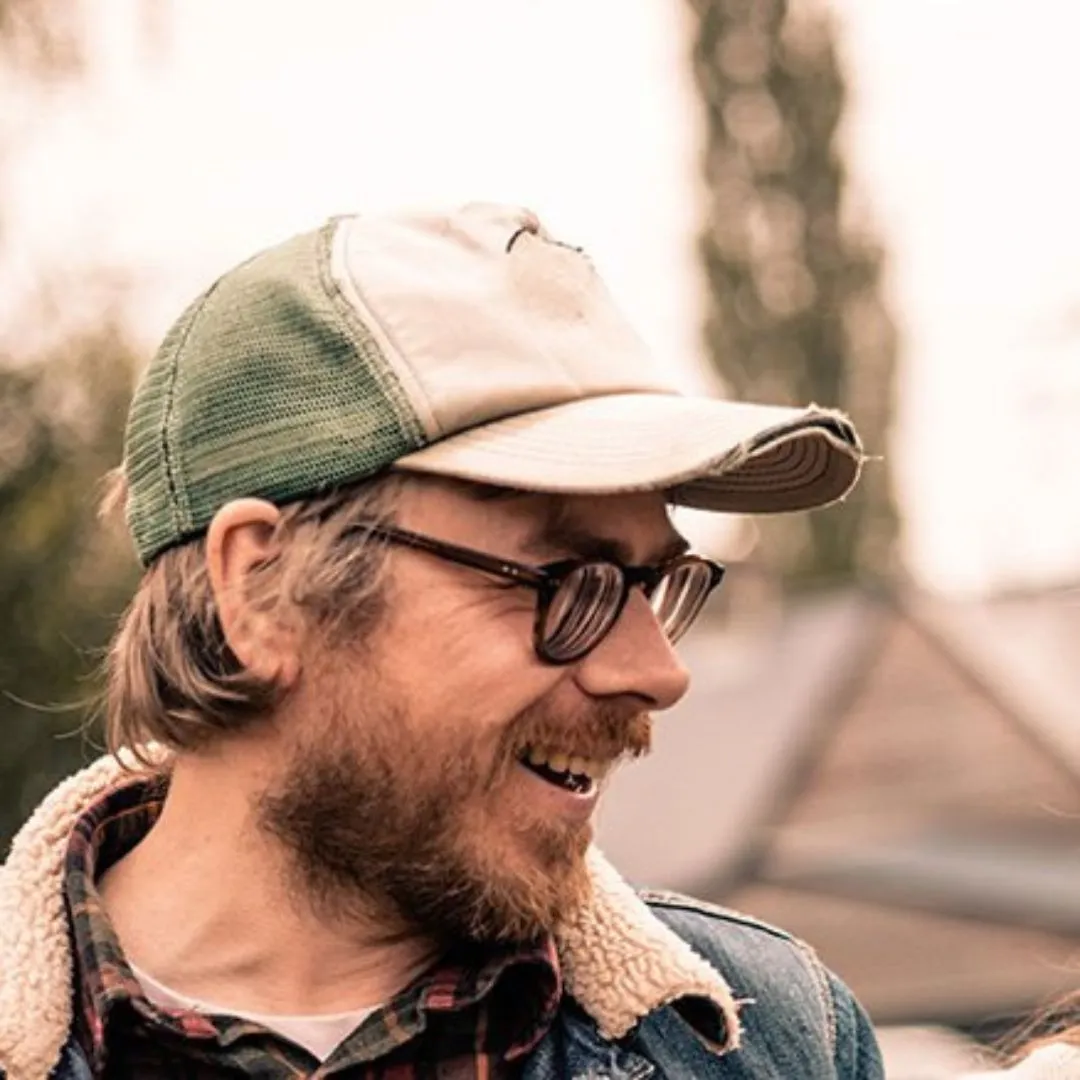 Photo Sylvain Pzybylski formateur pour la formation la production artisanale de semences potagères