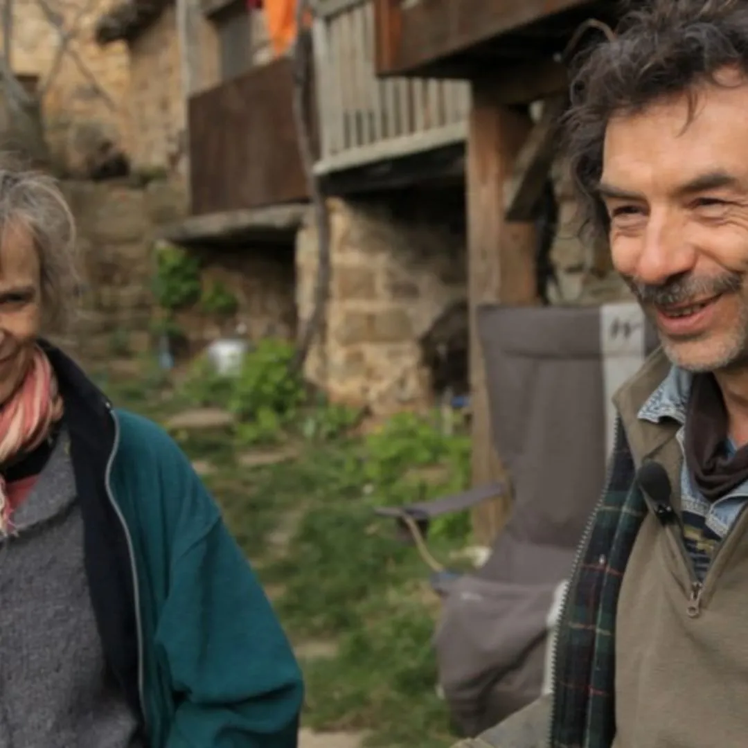 Photo de Jessie et Andy Darlington, Formatrices Agroforesterie Académie chez Permaterra Formation.