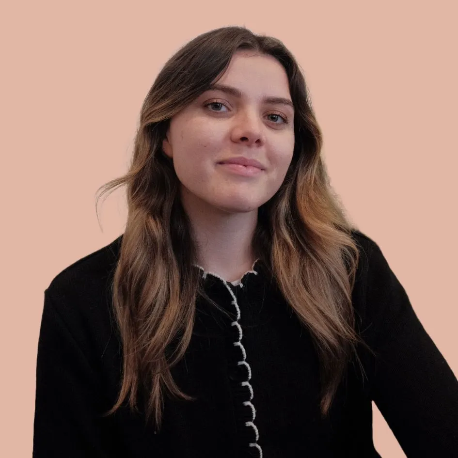 Manon est chargée de communication pour Permaterra.