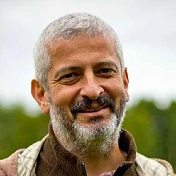 Photo d'Hervé Coves, Formateur agriculture syntropique chez Permaterra Formation.