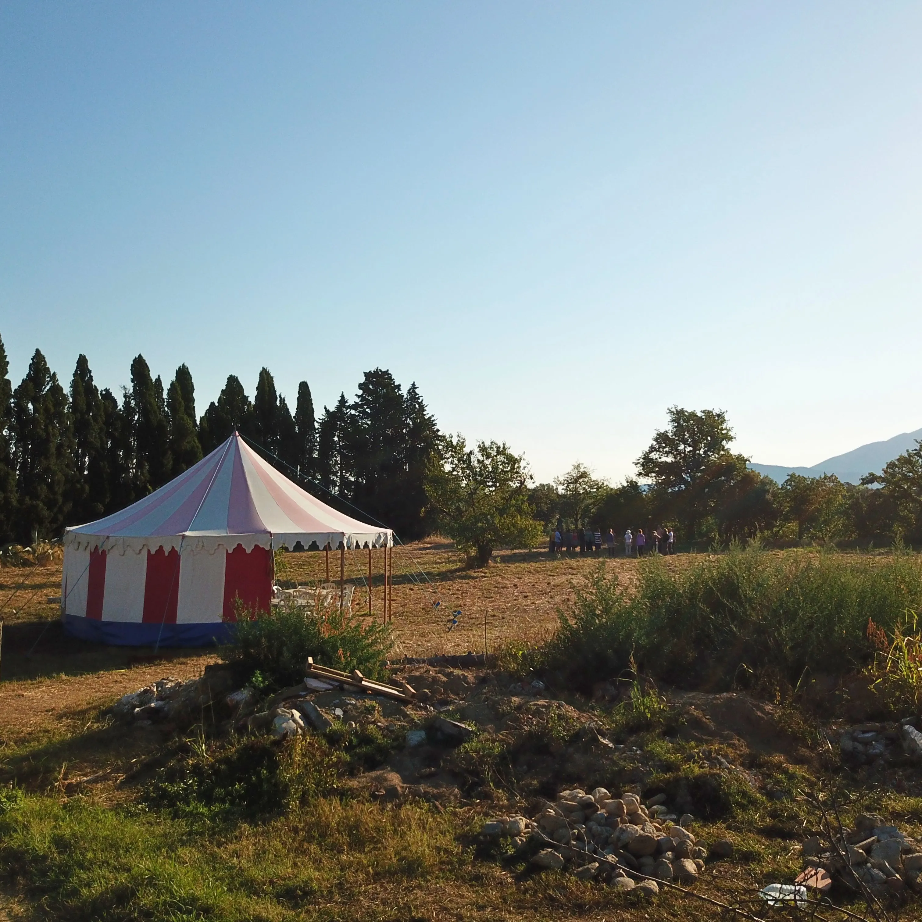 Photo du Permacamp en août 2014 pour un cours de design en Permaculture et ateliers à La saladou dans les Pyrénées-orientales.