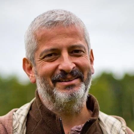 Photo d'Hervé Coves, Formateur agriculture syntropique chez Permaterra Formation.