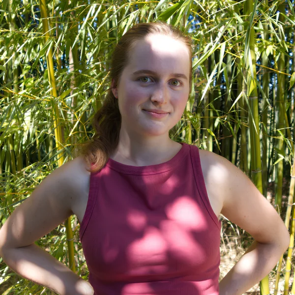 Portrait de Helena Pfister, écovolontaire à la ferme de Permaterra.