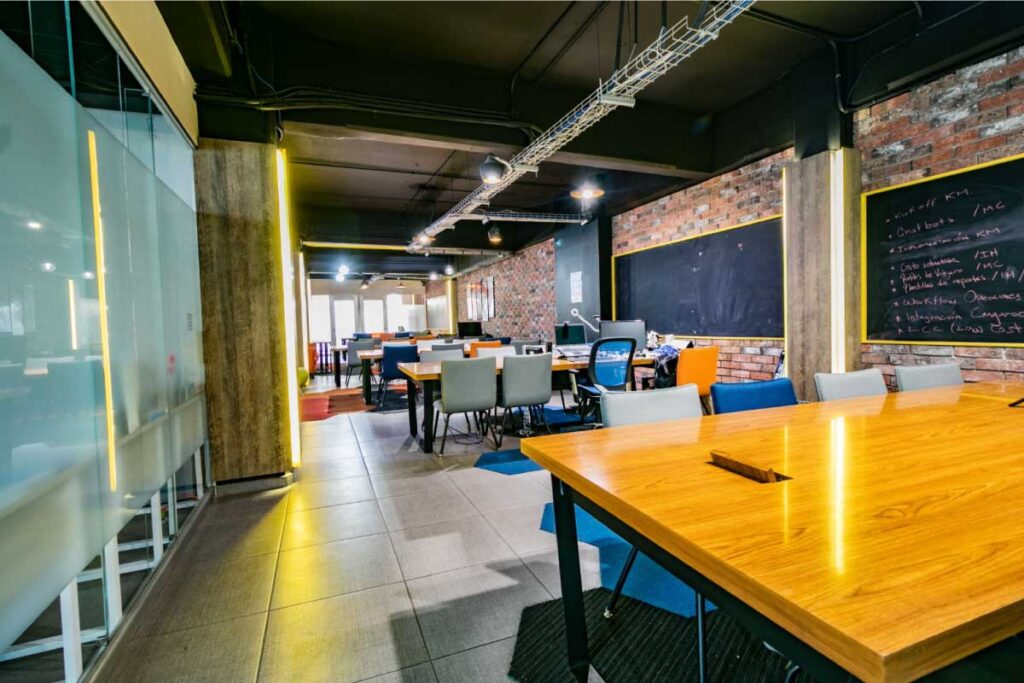 Área de coworking en The Pool San Rafael