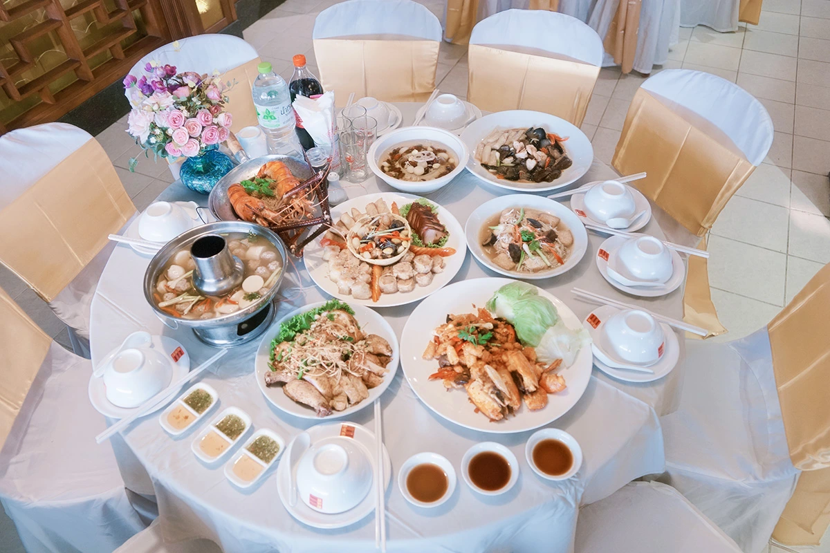 อาหารโต๊ะจีน