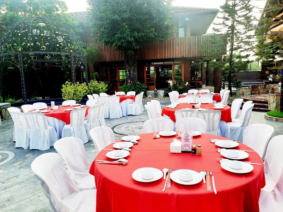 โต๊ะจีนกลางแจ้ง