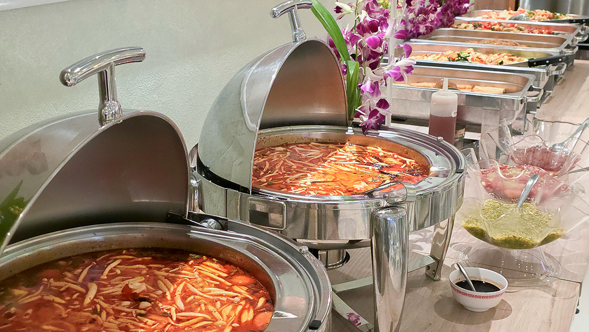 อาหารบุฟเฟ่ต์ไทย