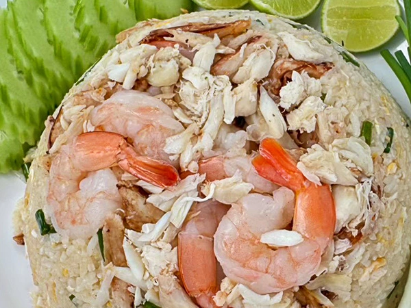 เมนูโต๊ะจีน ข้าวผัดปู / กุ้ง