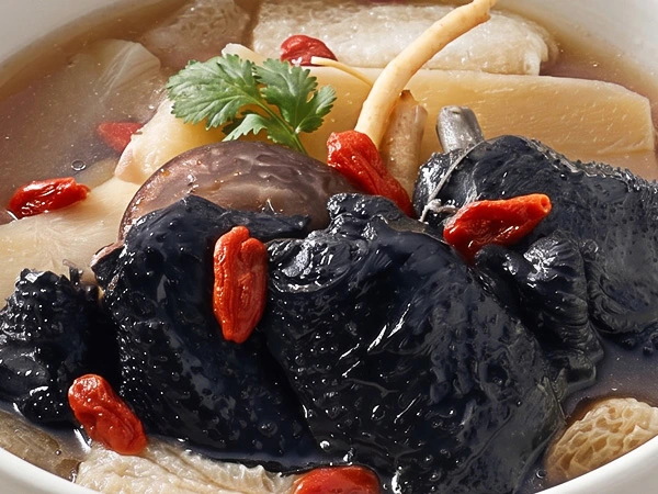 เมนูโต๊ะจีน ไก่ดำตุ๋นยาจีน