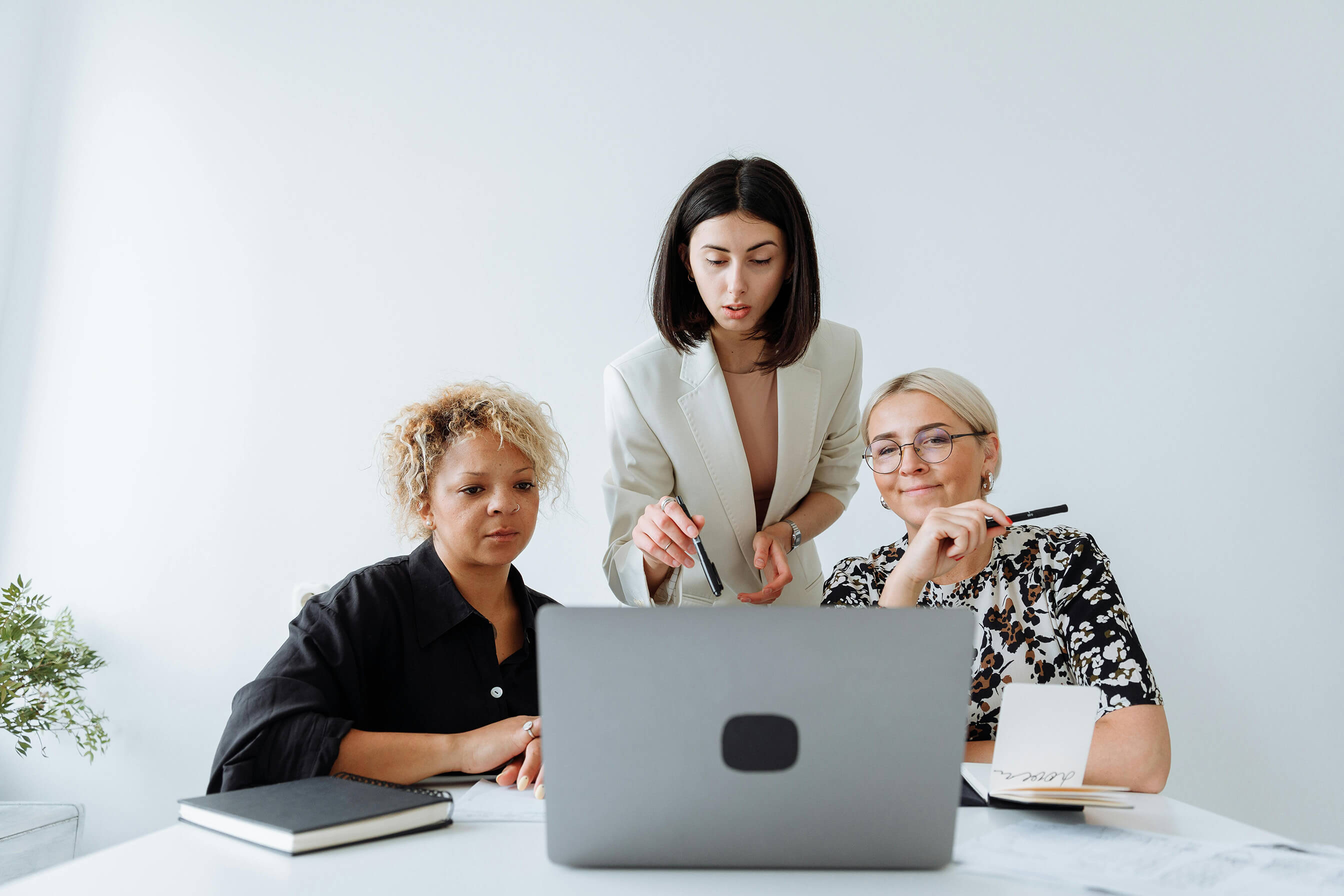 How Marketing Communications Consultants Build Trust Between Brands and Customers