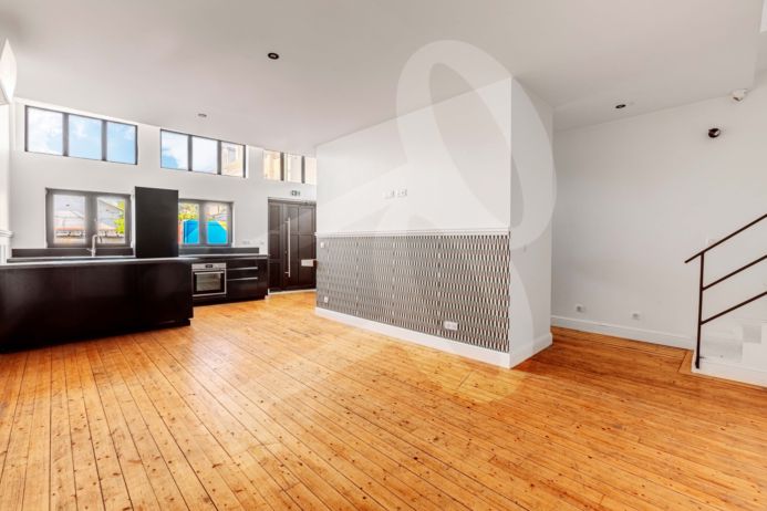 LOFT ATYPIQUE DE 164m2 