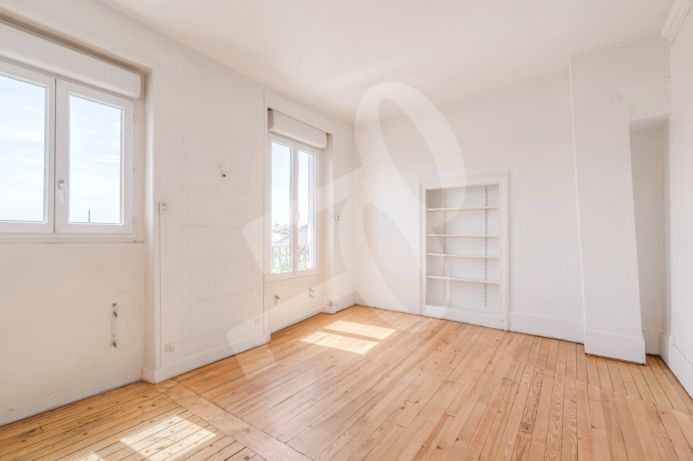 2 pièces - Rue des Abbesses - Vue exceptionelle
