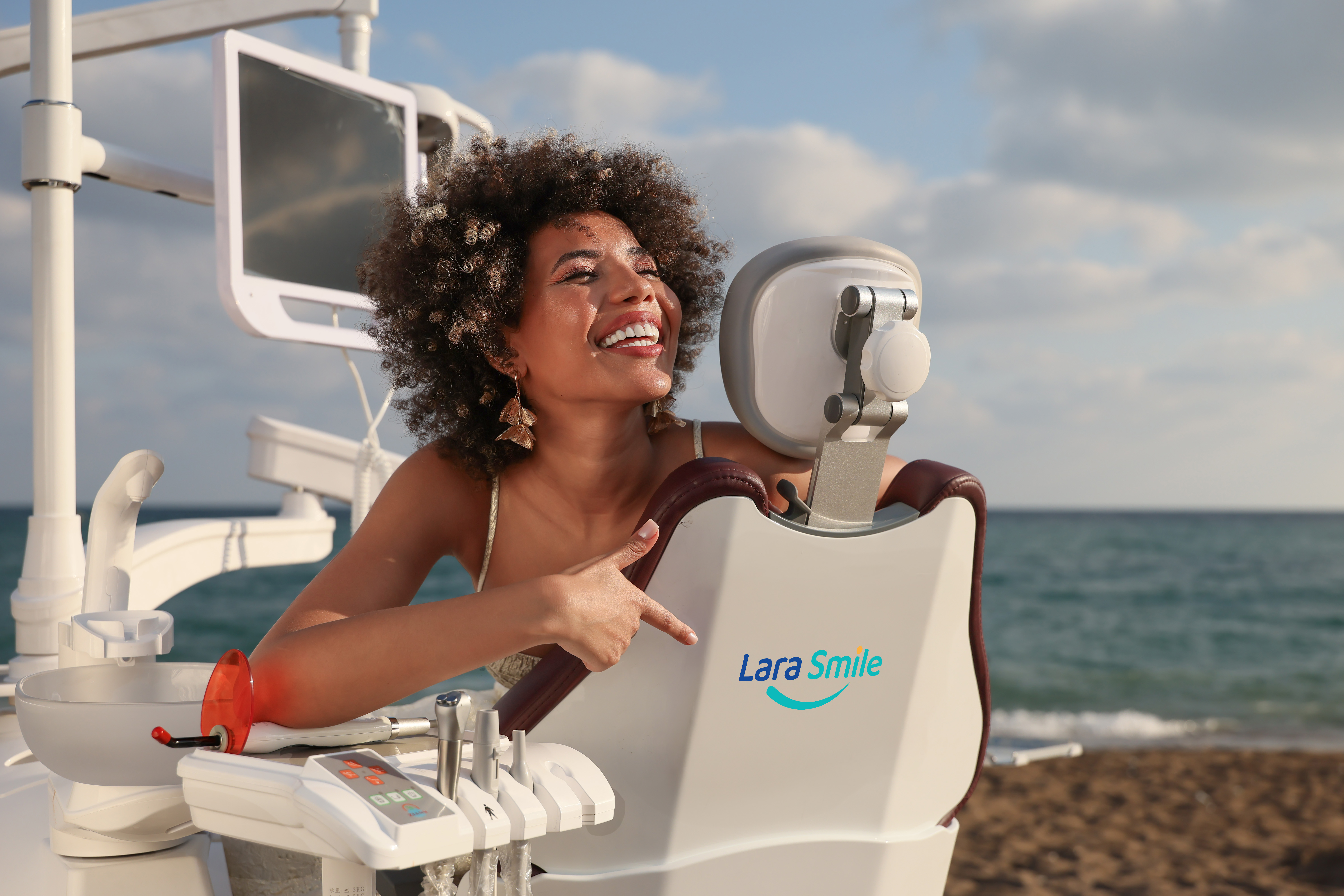 Model on the beach for Lara Smile / Source: Lara Smile Dental Clinic (EZ Newswire)