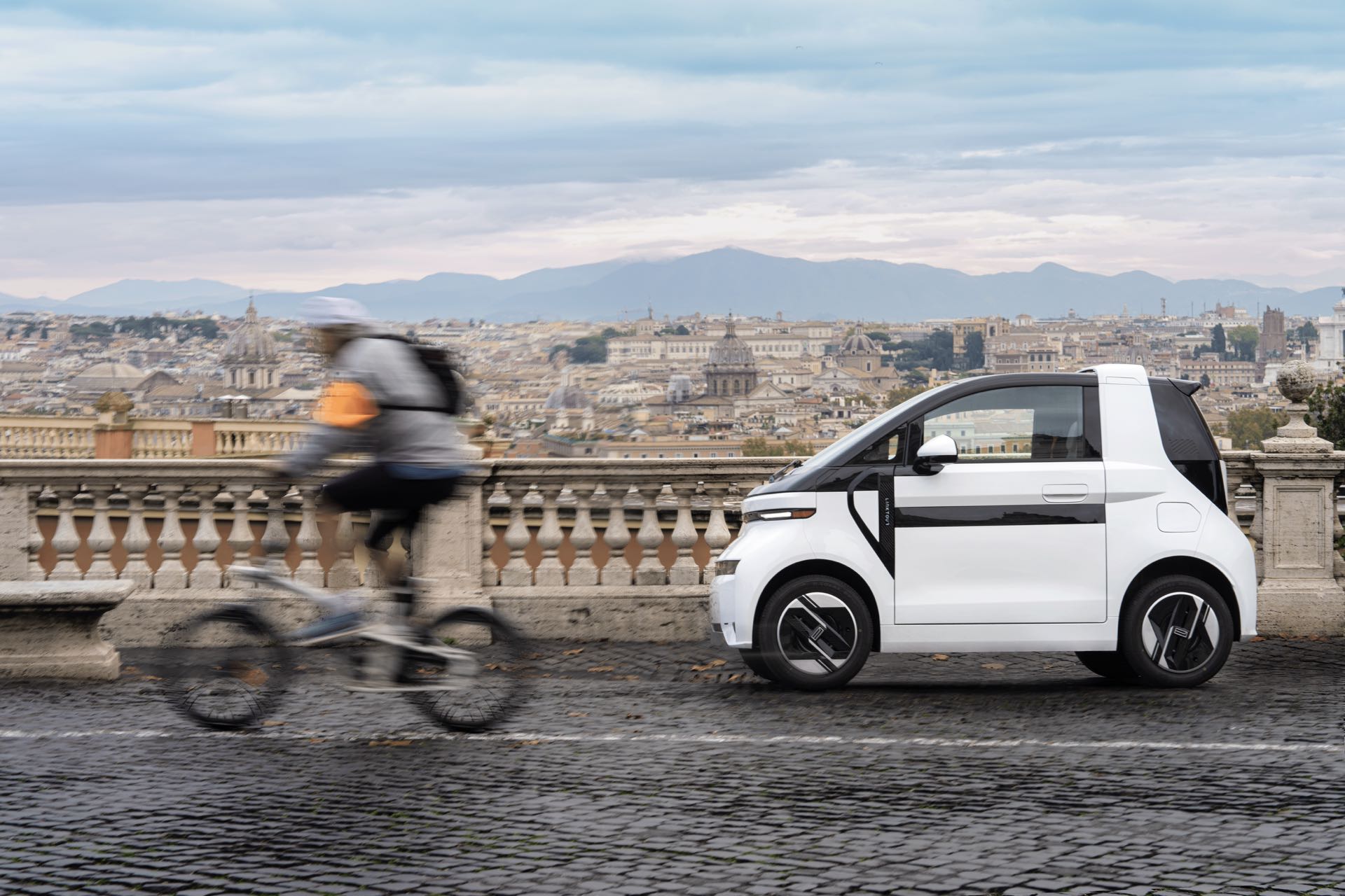 Light IT Up: Linktour Automotive Officially Announces Global Debut with Innovative Lightweight EV Series in Rome / Source: Linktour Automotive (EZ Newswire)