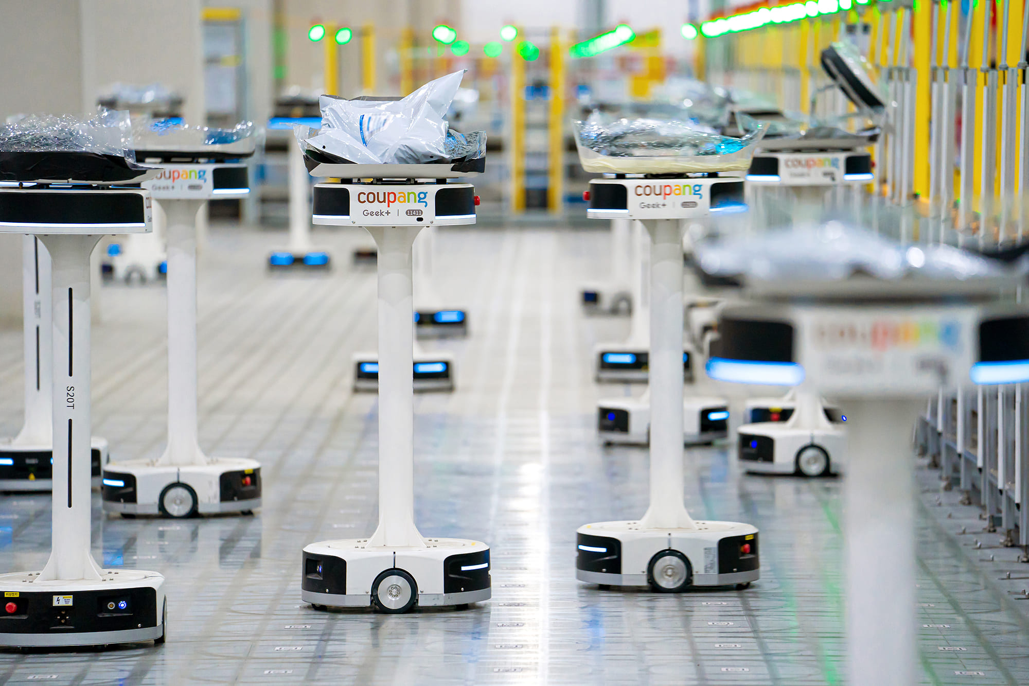 Coupang has invested billions of dollars into building its end-to-end logistics infrastructure, which integrates cutting-edge technology such as artificial intelligence and custom robotics. / Source: Coupang (EZ Newswire)