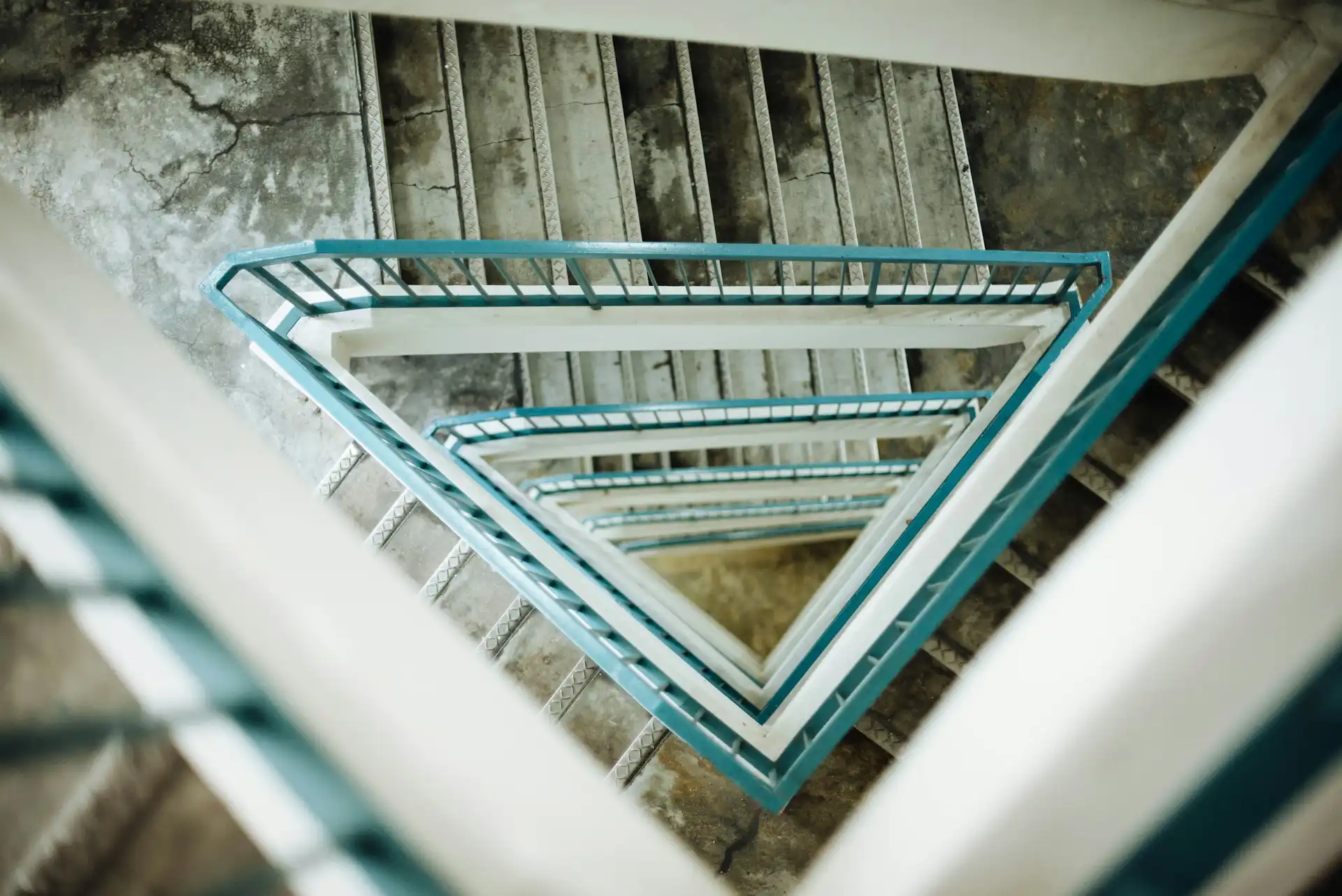 Broken stairway railing illustrating negligent property maintenance in a San Diego premises liability case