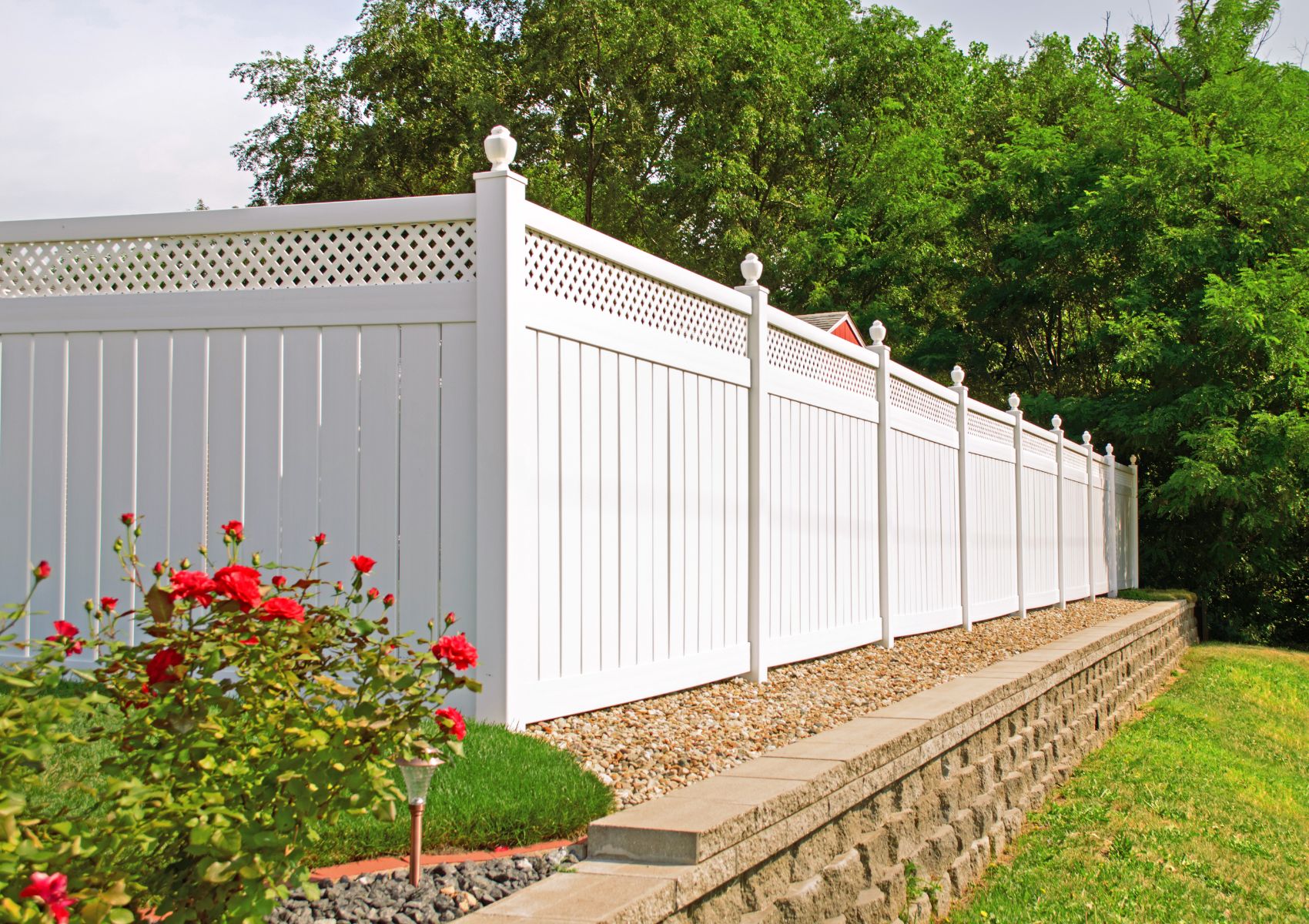 New White vinyl fence