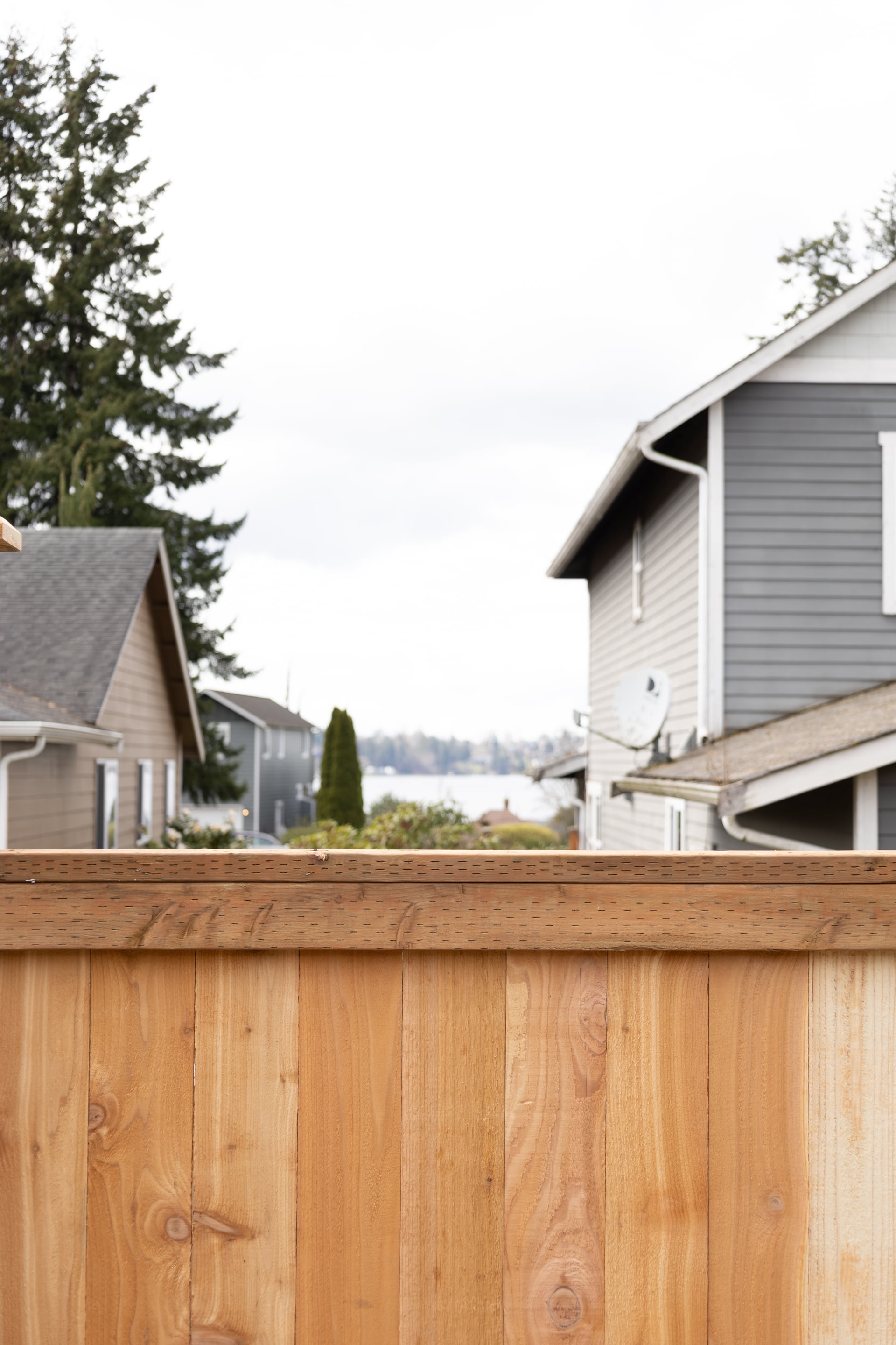 Lake Stevens 700-Foot Modified Panel Fence Completed in Just 3 Days After