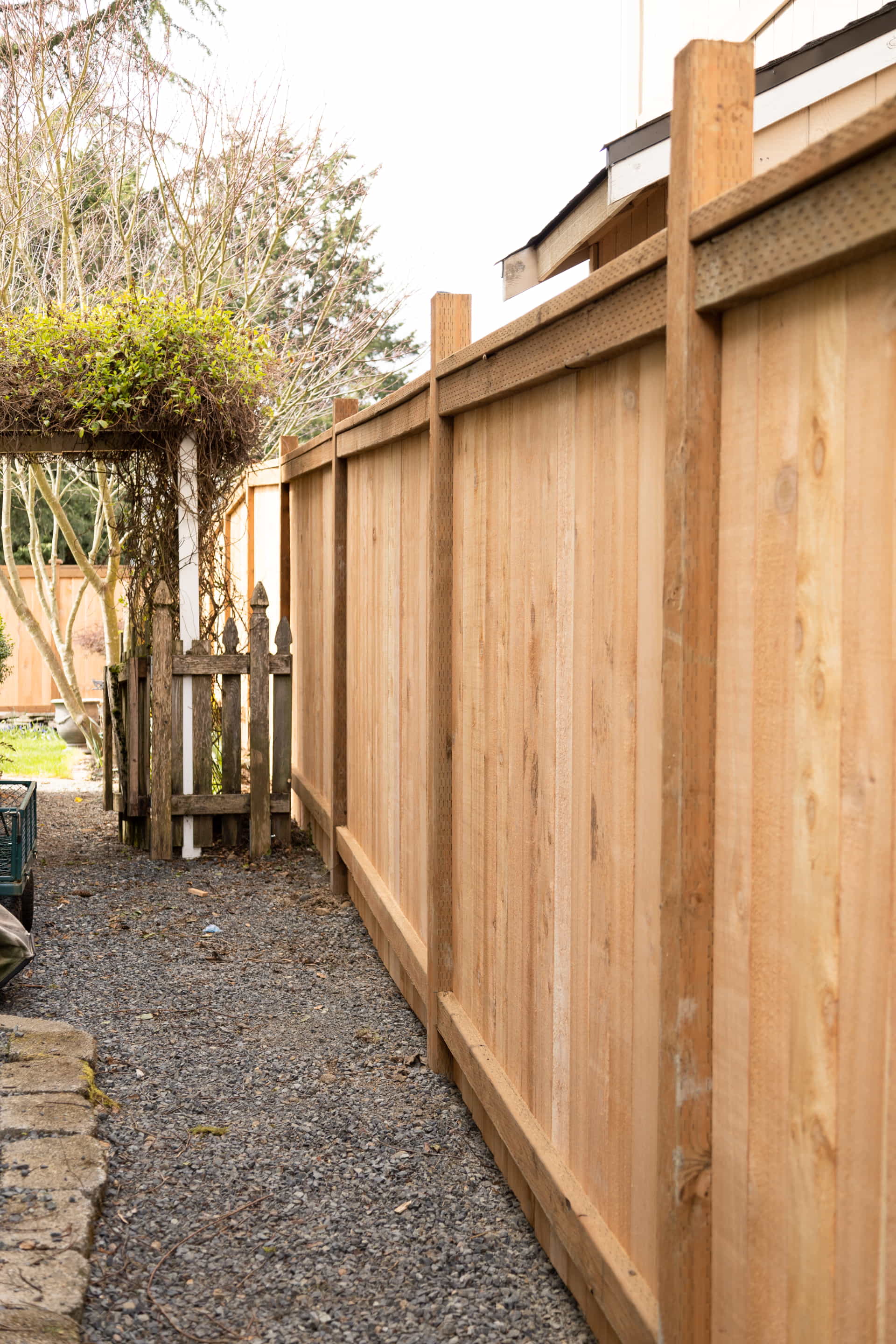 Lake Stevens 700-Foot Modified Panel Fence Completed in Just 3 Days After