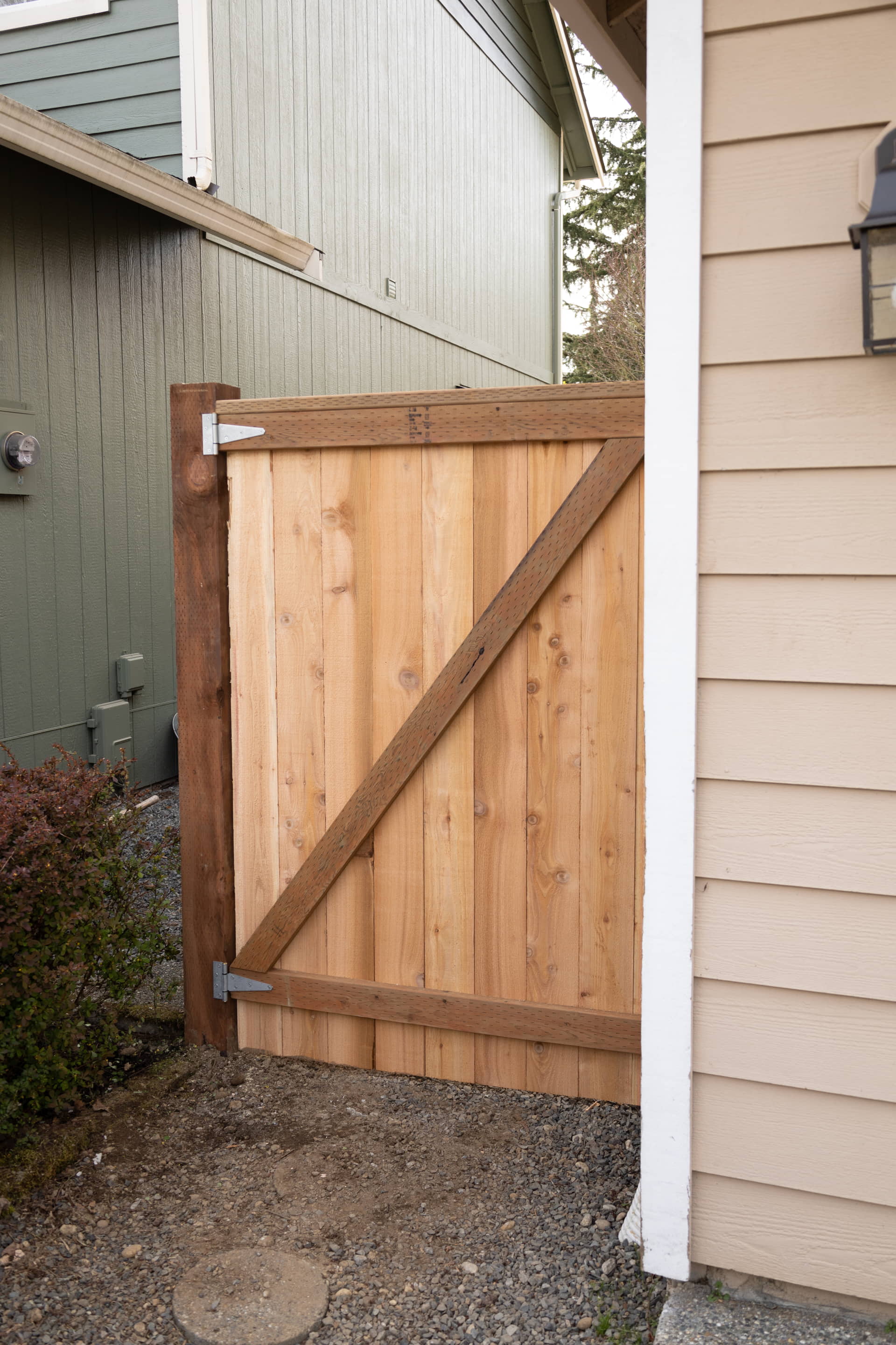 Lake Stevens 700-Foot Modified Panel Fence Completed in Just 3 Days After