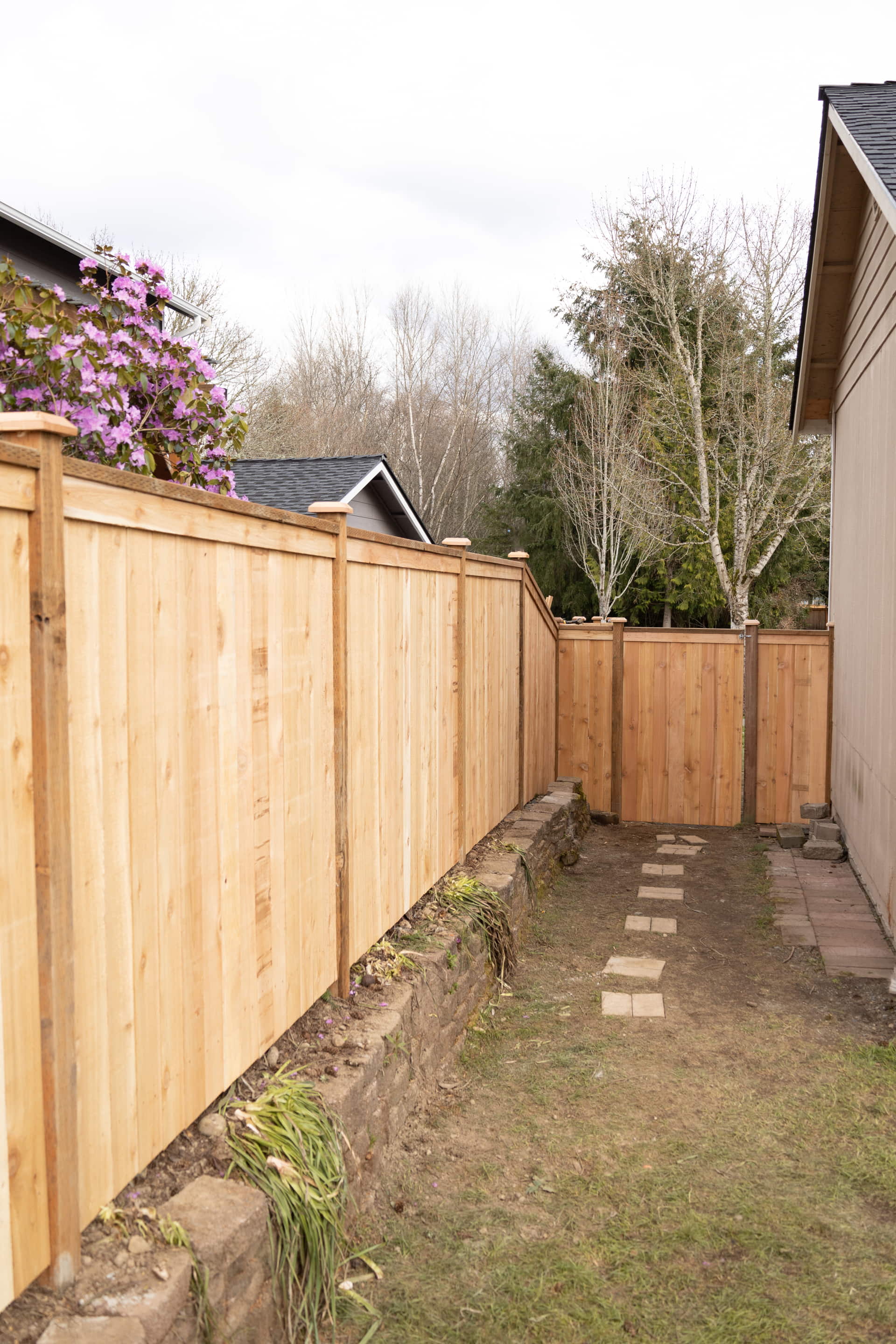Lake Stevens 700-Foot Modified Panel Fence Completed in Just 3 Days After
