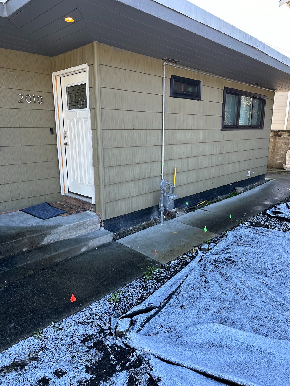 Before Everett Yard Enclosed with Custom Horizontal Fence 