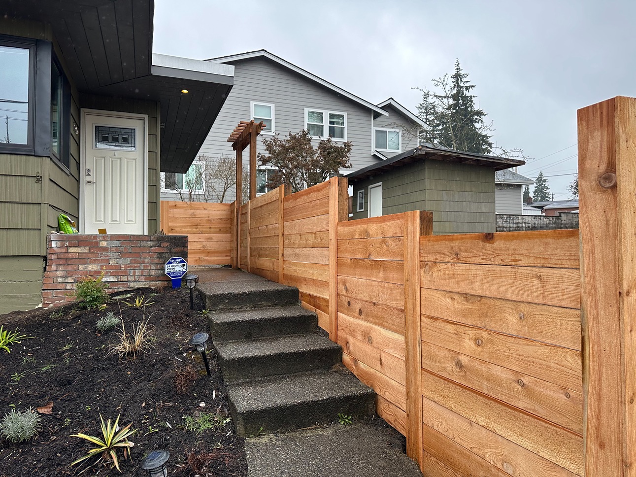 After Everett Yard Enclosed with Custom Horizontal Fence 