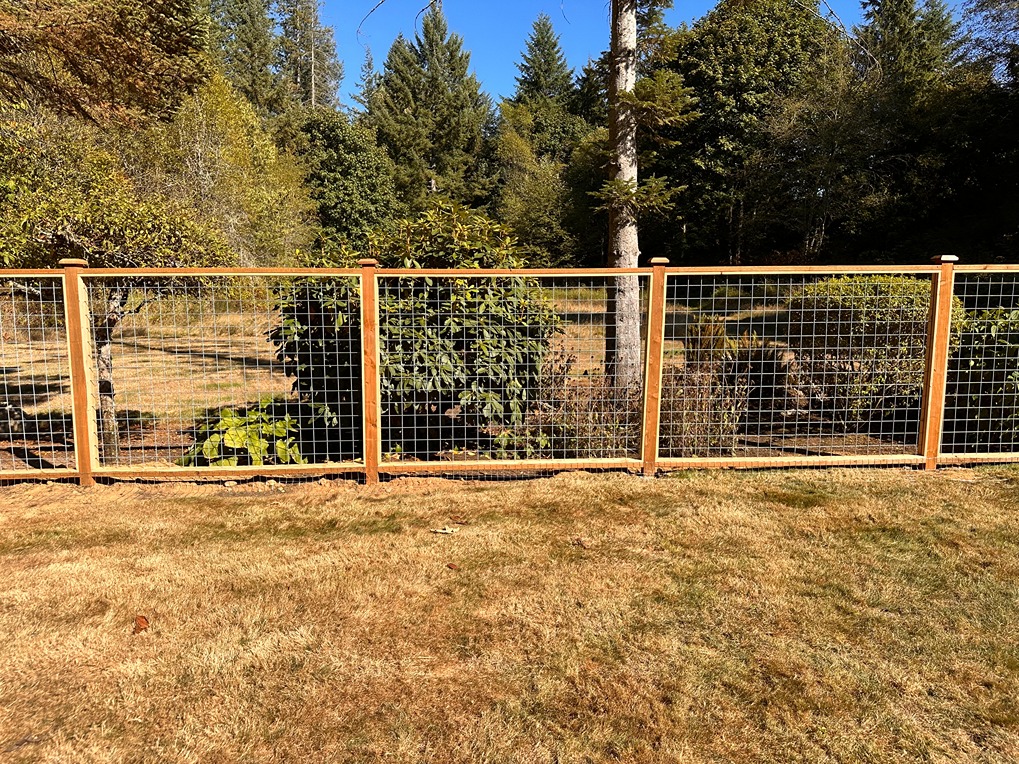 Monroe Black Hog Wire Fence for Open Views and Pet Safety