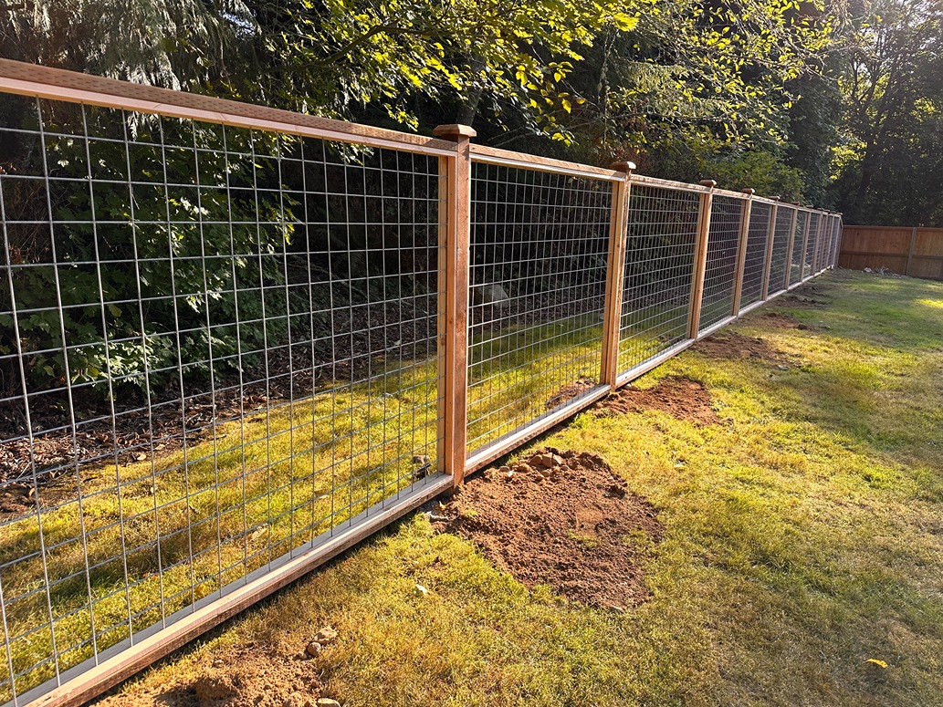 Monroe Black Hog Wire Fence for Open Views and Pet Safety