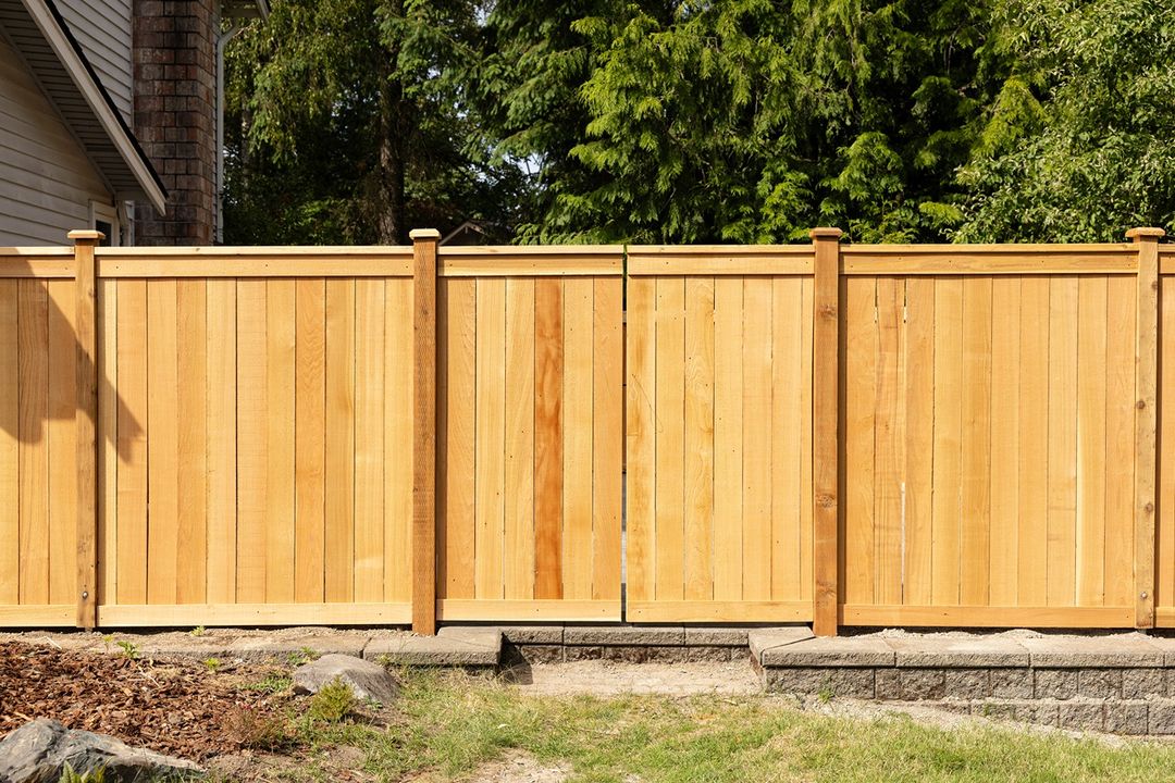 fence contractor in Lynnwood
