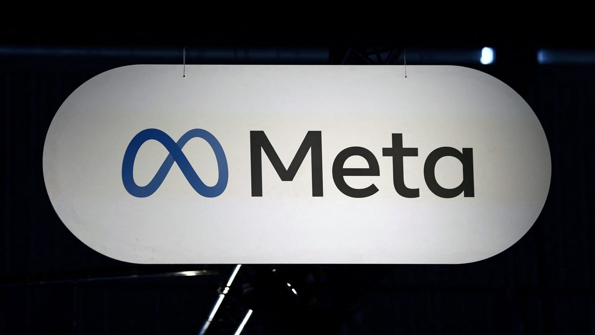 Meta Pauses AI Hiring Spree: Is the Talent Gold Rush Over?