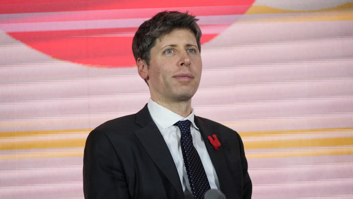 Sam Altman Admits AI Is a Bubble While Pursuing $500B OpenAI Valuation