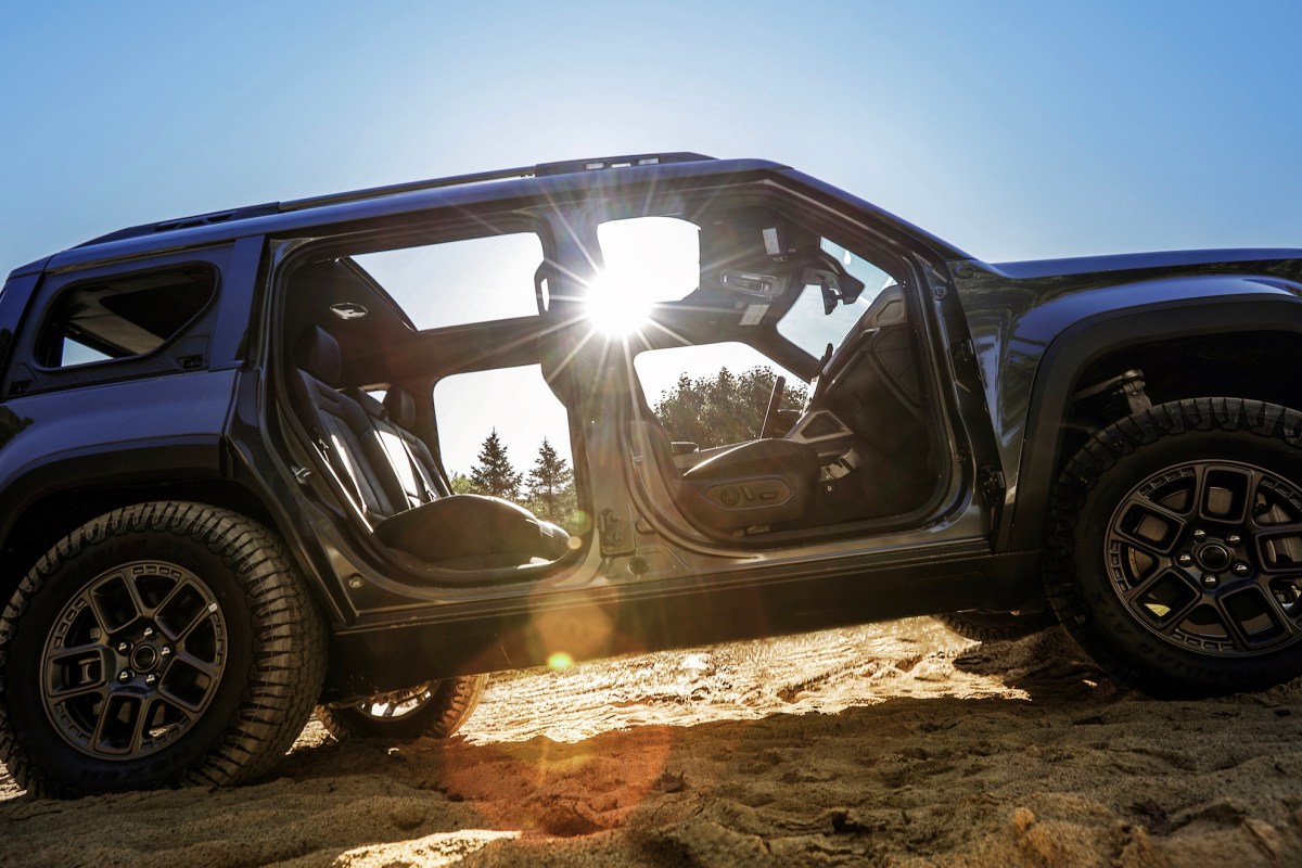 Jeep Recon: The All Electric Off Roader Bringing EV Power AI and Automation to the Trail