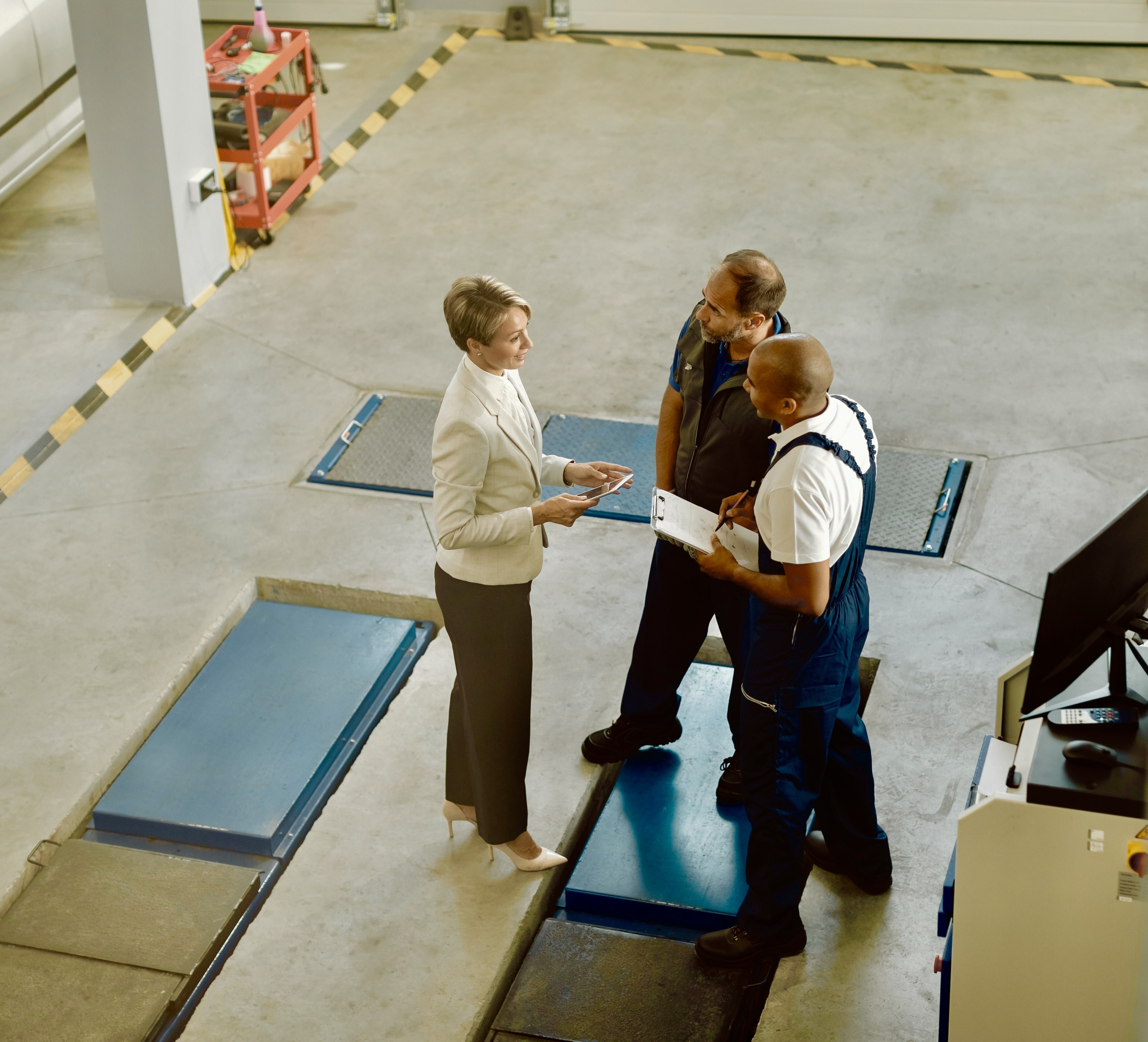Discover how frontline communication gaps lead to lost revenue and turnover and how to fix it with simple, scalable strategies.