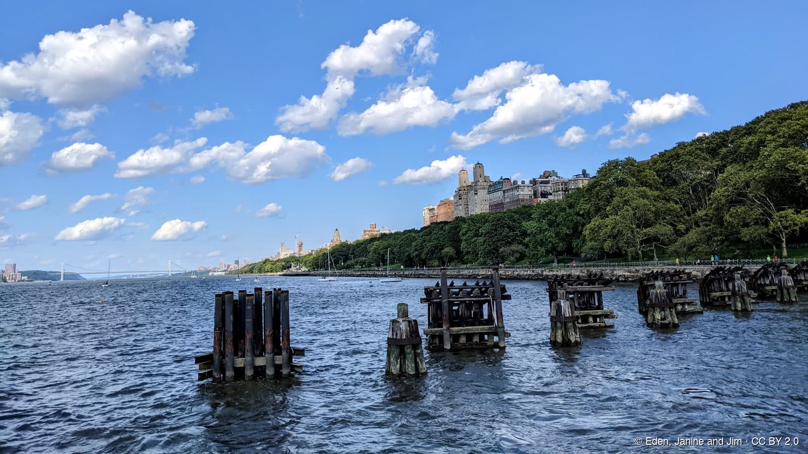 The Hudson shoreline near the 79th Street Rotunda at Riverside Park, © Eden, Janine and Jim, CC BY 2.0