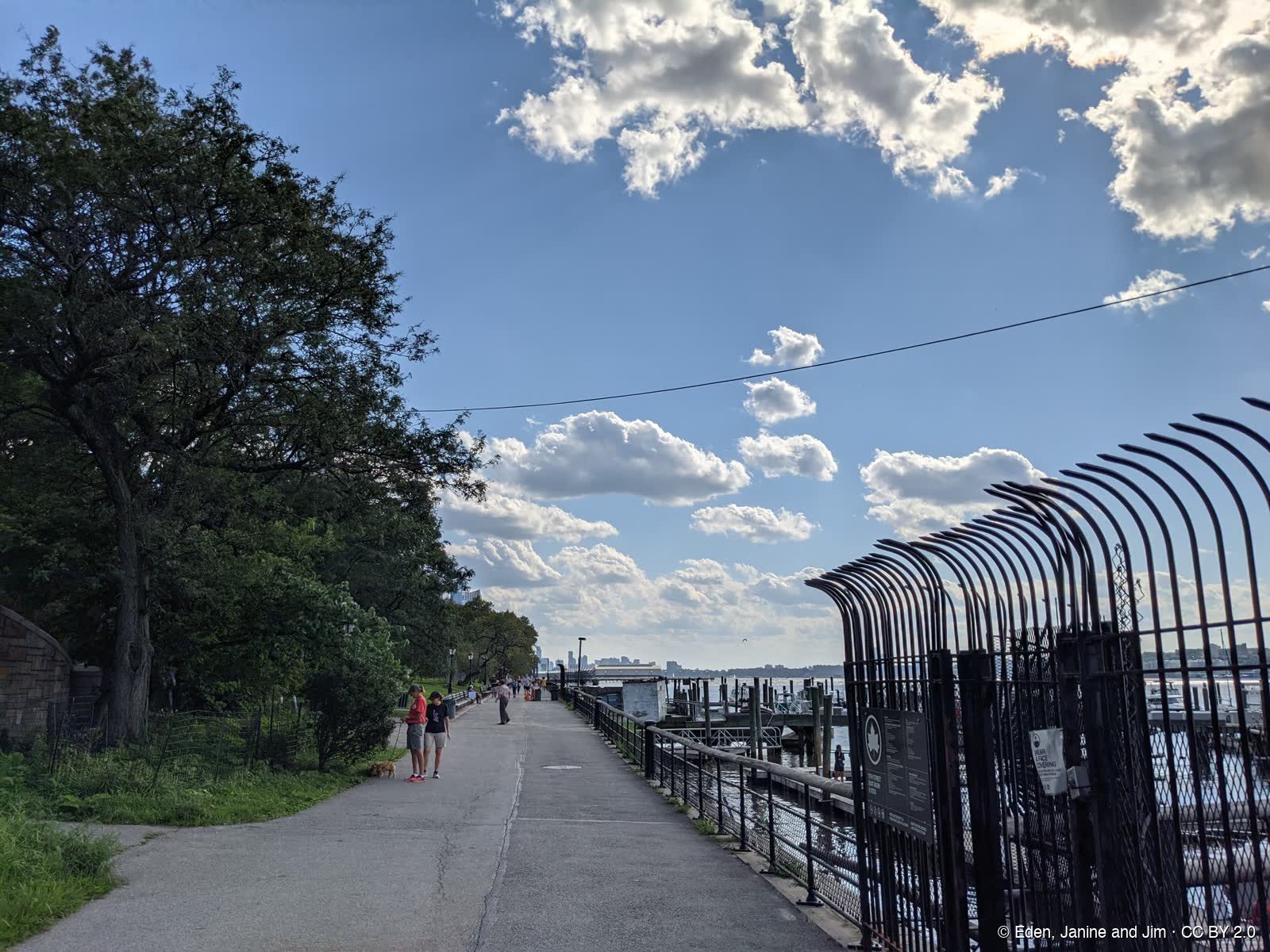 The green waterfront path leading toward the 91st Street Garden, © Eden, Janine and Jim, CC BY 2.0