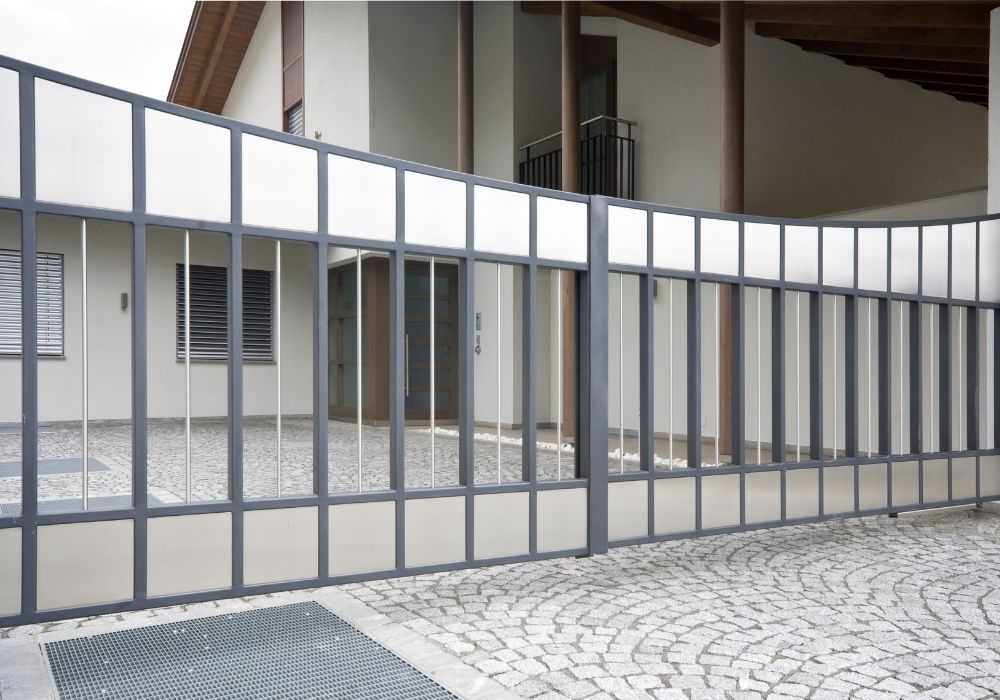 Tor_Edelstahlfüllung_beschichtet_Pustertal