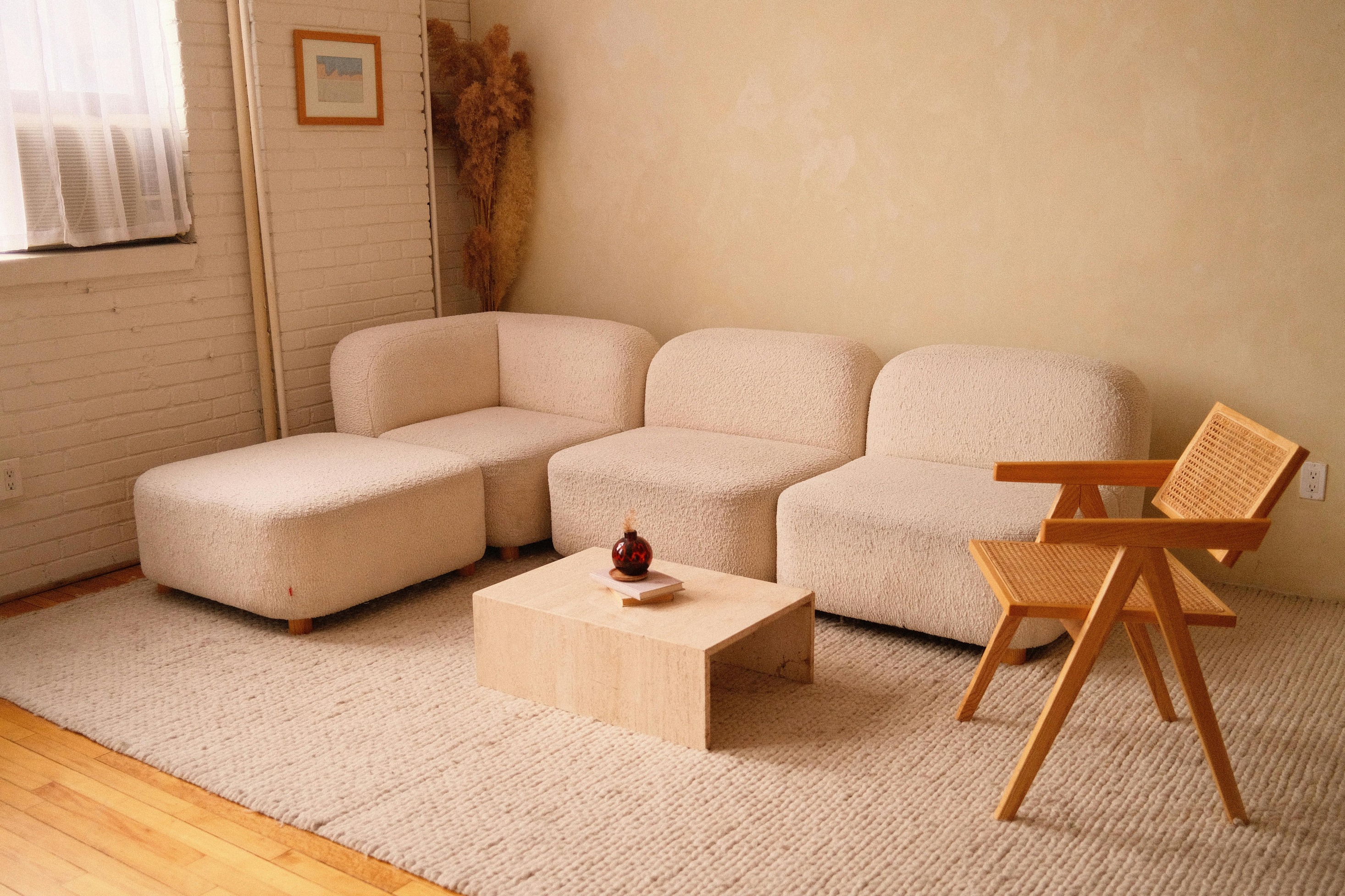 Casago vs Evolve, Which Offers Better Airbnb Management?