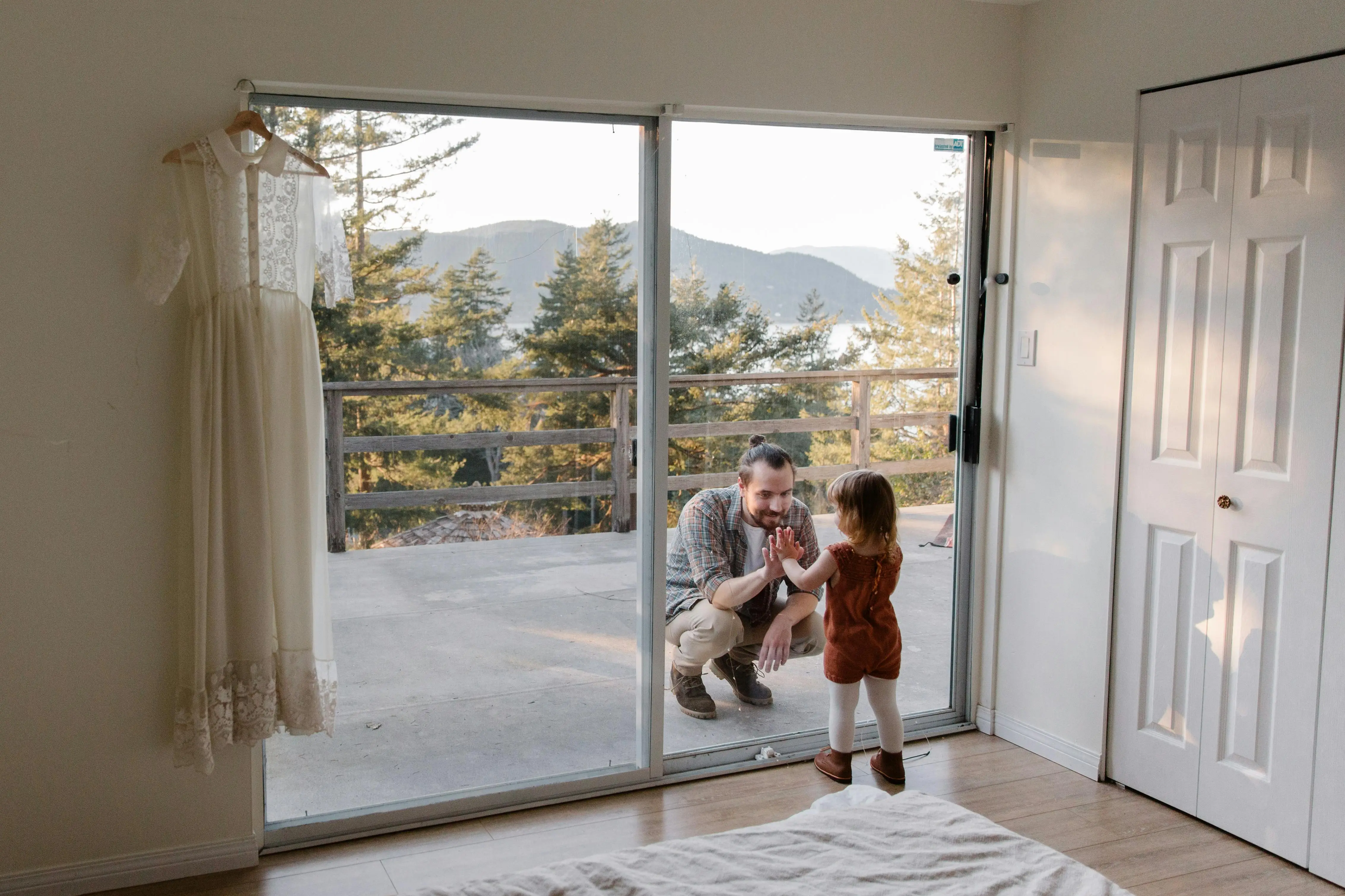 How to Choose the Best Furniture for Small Airbnb Spaces