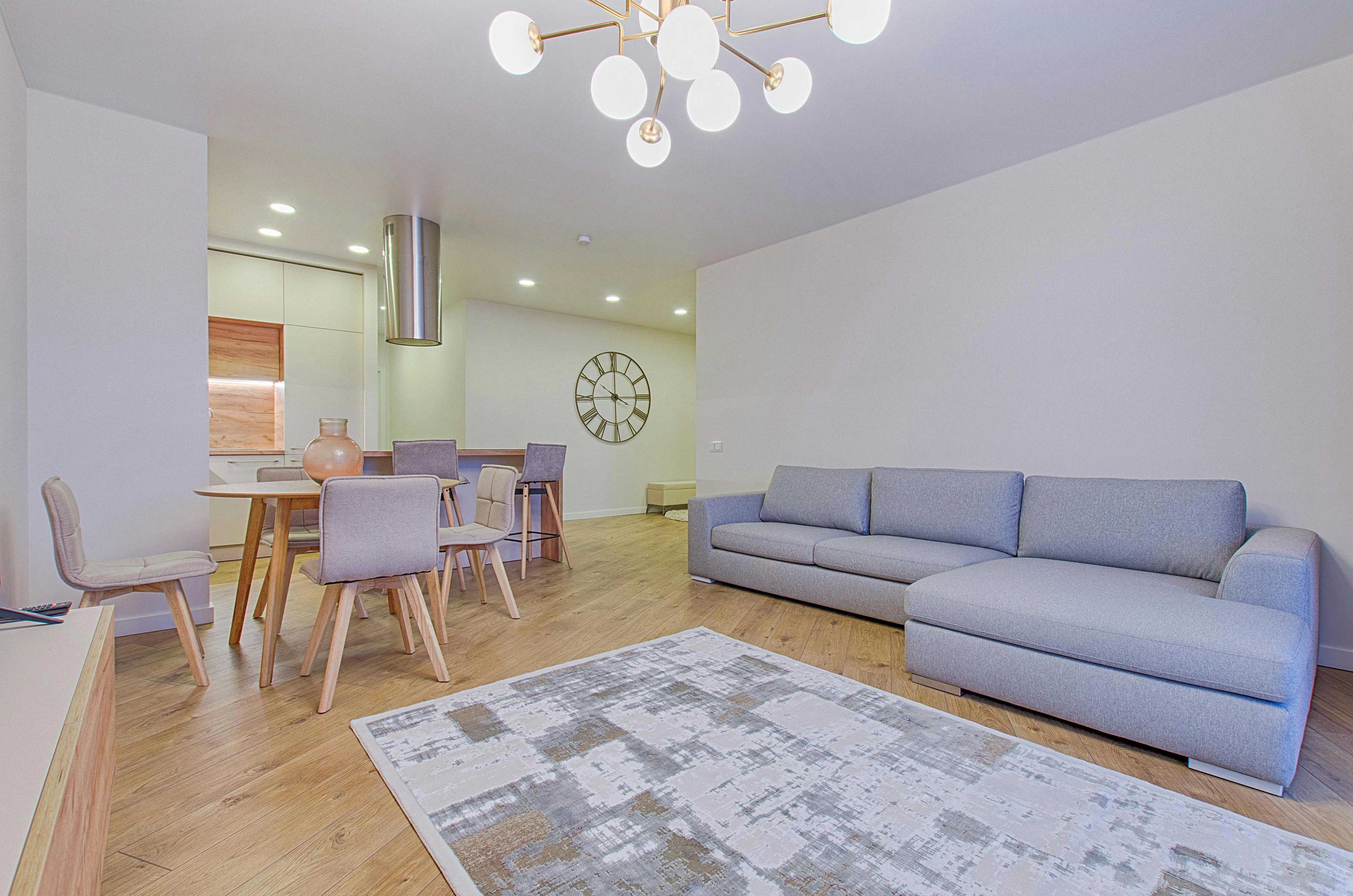 Creating a Brand for Your Short‑Term Rental: Logos, Names, and Cohesive Guest Experience