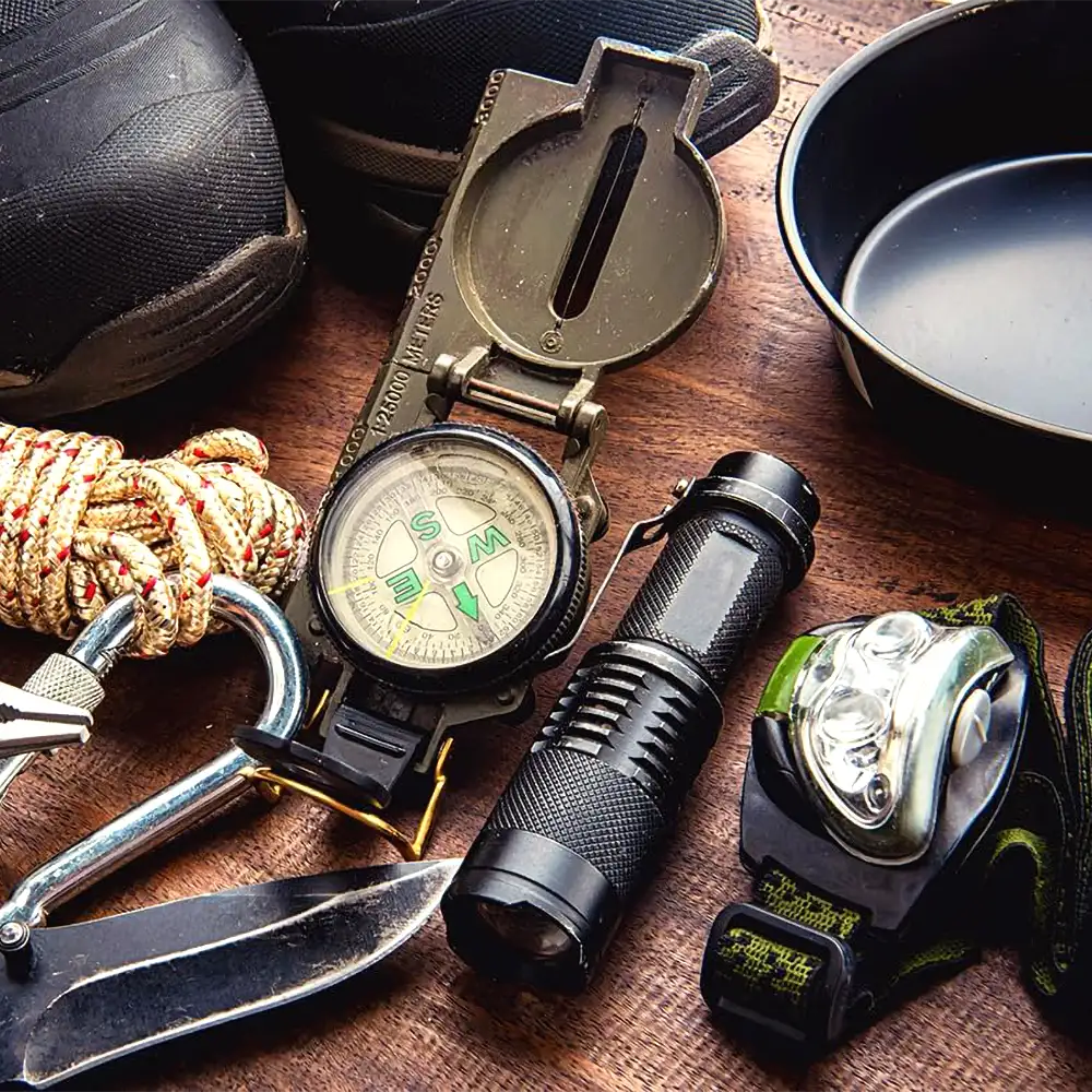 Jochen Schweizer Geschenkgutschein für ein zweitägiges Outdoor Survival Camp mit Übernachtung in der Wildnis