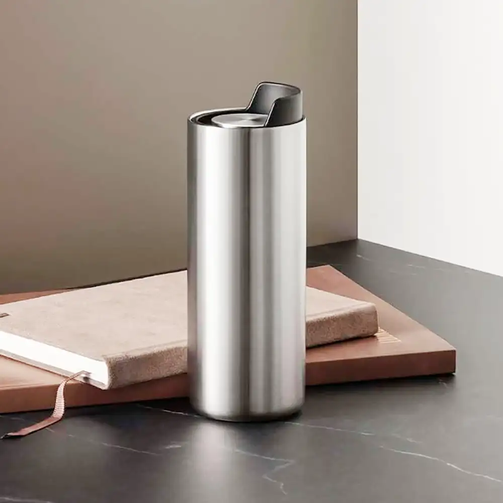 Eva Solo Urban To Go Cup Recycled Thermobecher in Schwarz, 350 ml, mit Klickdeckel und doppelwandiger Vakuumisolierung